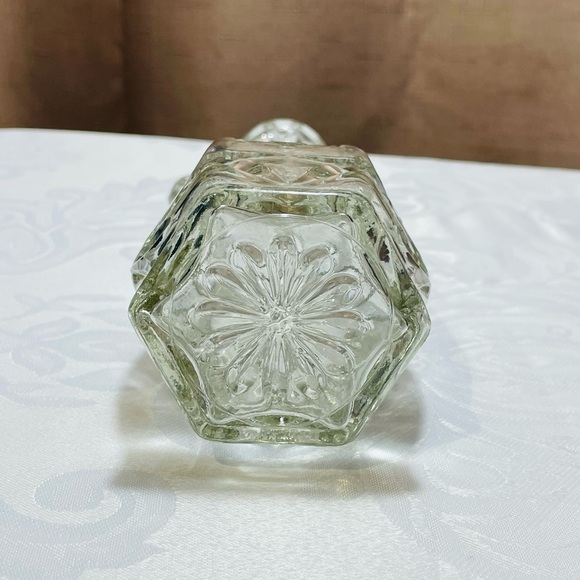 Vintage Anchor Hocking Clear Pressed Glass Cruet with a Star of David Pattern - Picture 3 of 3